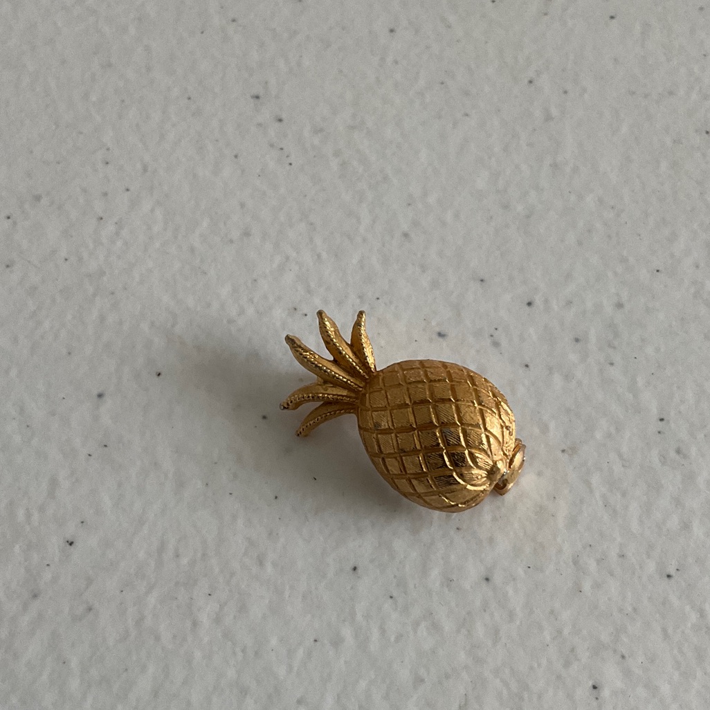 Gold Tone Pineapple BroochPendant Gold Tone Pineapple BroochPendant